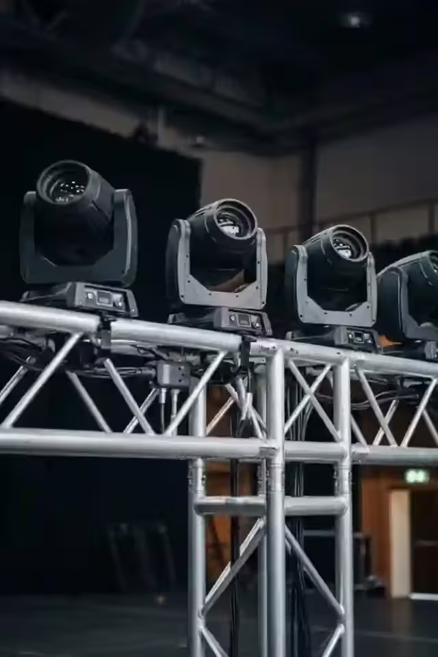 Uplighting DMX en gala corporativa grande CDMX